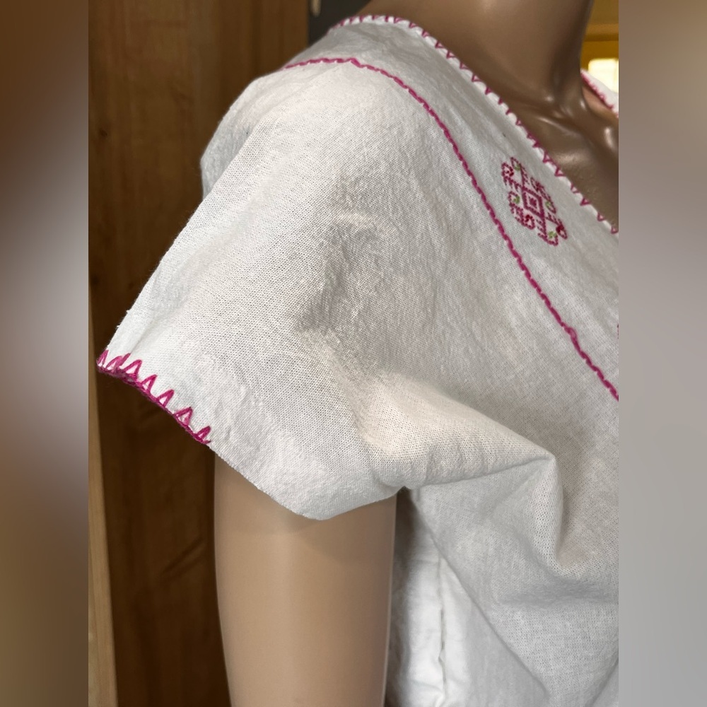 Cross stitched Embroidered White and Pink Women's Huipil tunic top artisan made - Picture 5 of 6